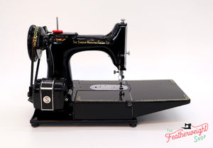 Singer Featherweight 222K Sewing Machine, RED "S" ES167***