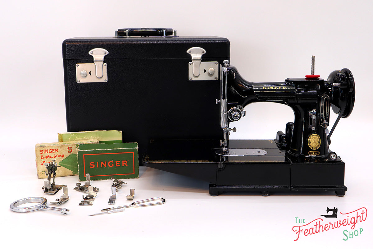 Singer Featherweight 222K Sewing Machine EJ626***