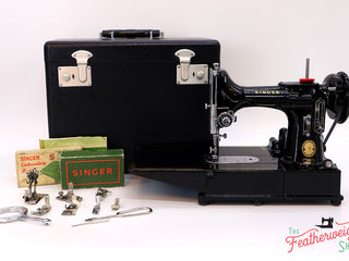 Load image into Gallery viewer, Singer Featherweight 222K Sewing Machine EJ626***