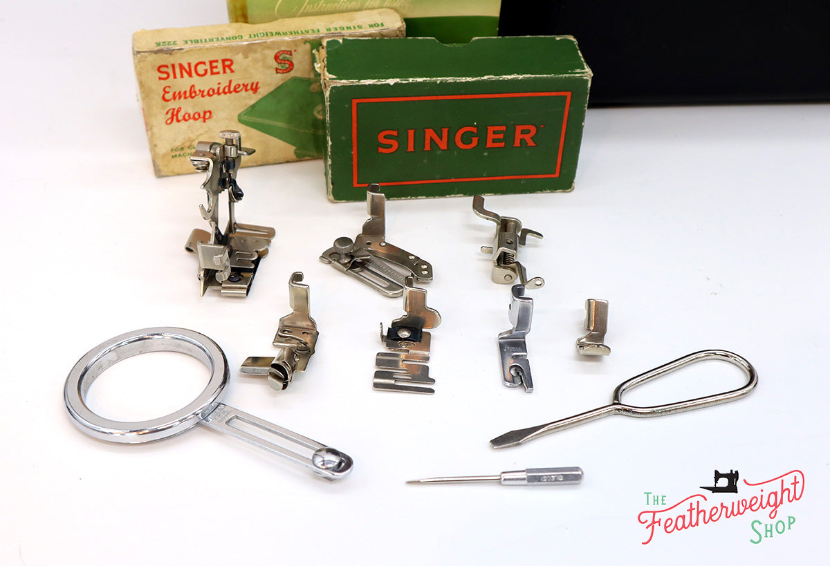 Singer Featherweight 222K Sewing Machine EJ626***