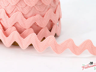 Load image into Gallery viewer, 5/8&quot; Inch FROSTING PINK VINTAGE TRIM Large RIC RAC by Lori Holt (by the yard)