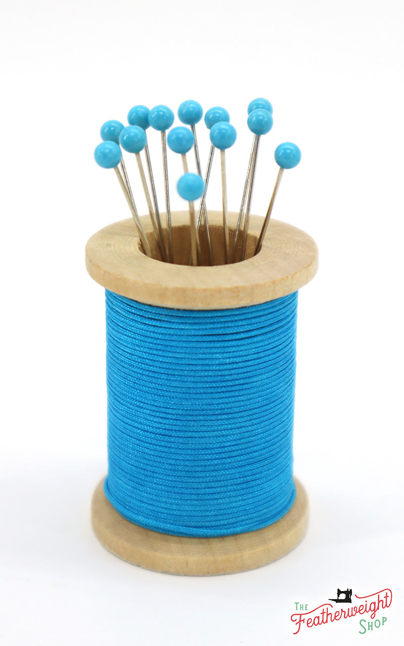 Magnetic Spool Pincushion with Pins - BLUE