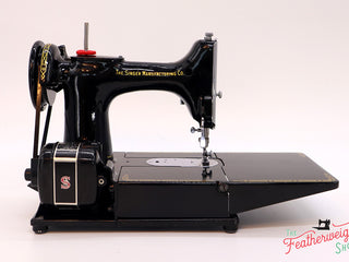 Load image into Gallery viewer, Singer Featherweight 222K Sewing Machine EJ626***