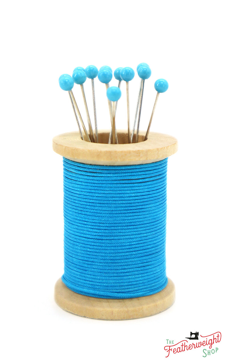 Magnetic Spool Pincushion with Pins - BLUE