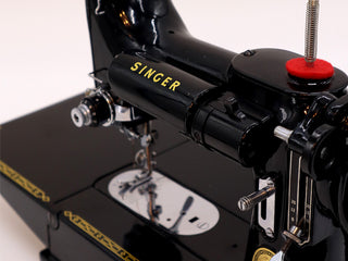 Load image into Gallery viewer, Singer Featherweight 222K Sewing Machine EJ626***