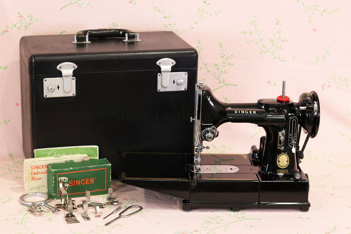 Singer Featherweight 222K Sewing Machine EJ916***