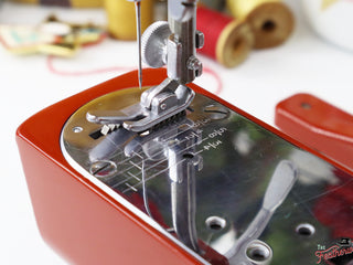 Load image into Gallery viewer, Singer Featherweight 222K - EK6335** - Fully Restored in Brick Red