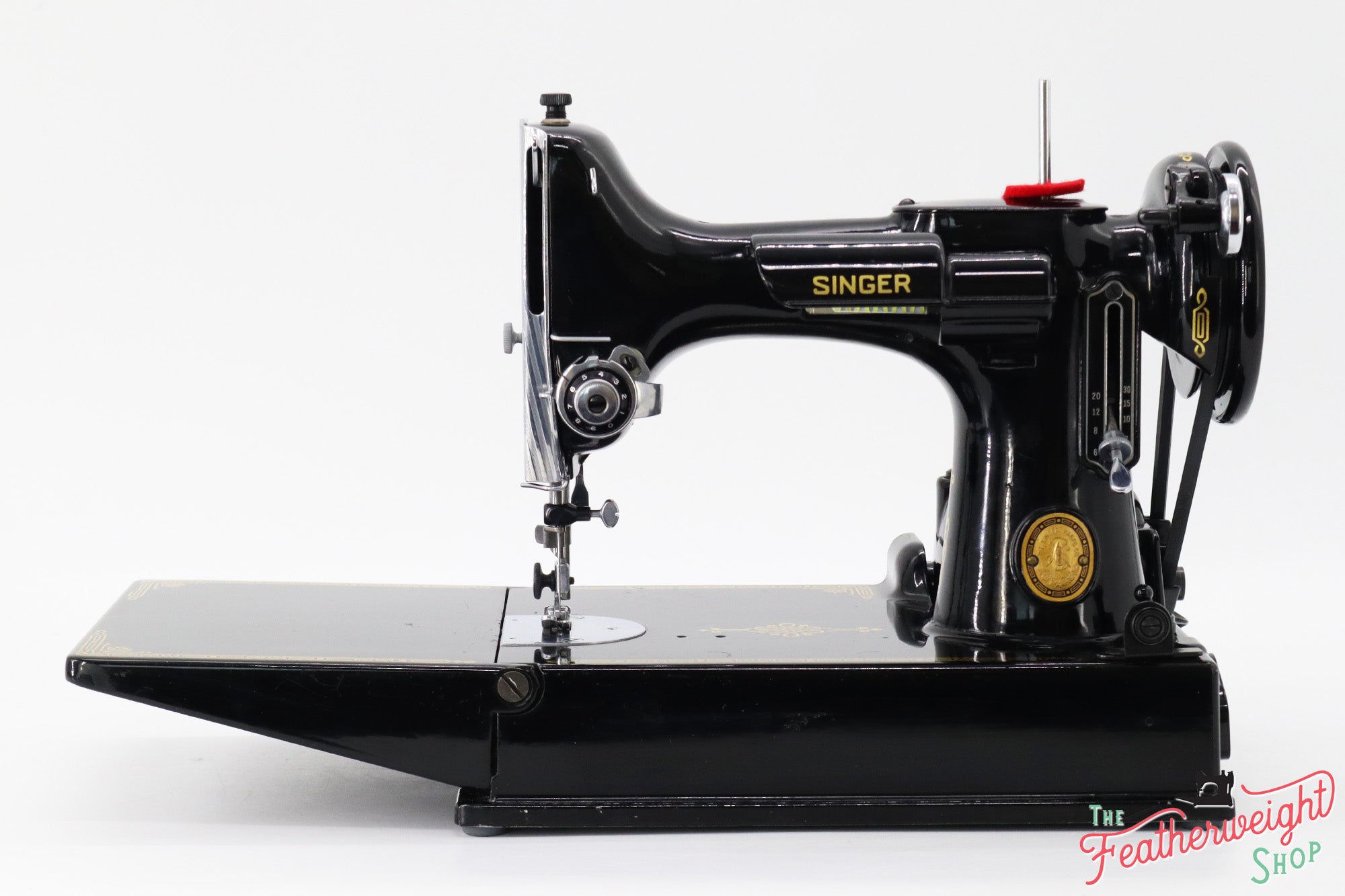 Singer Featherweight 221 Sewing Machine, AK585***