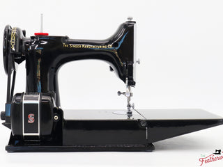 Load image into Gallery viewer, Singer Featherweight 221K Sewing Machine, 1957 - EM0173**