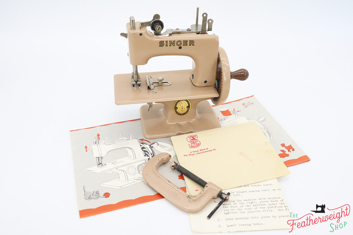 Singer Sewhandy Model 20 - Beige - Complete Case Set