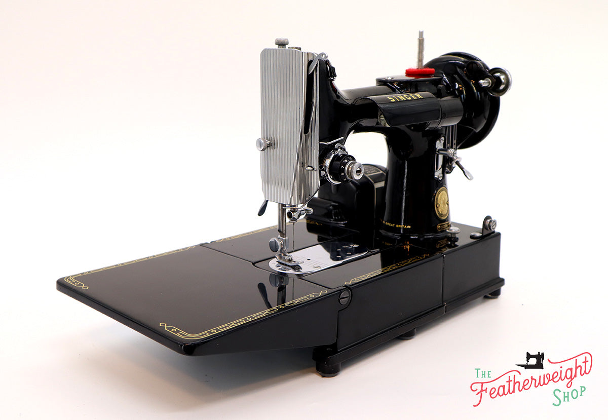 Singer Featherweight 222K Sewing Machine EK325***