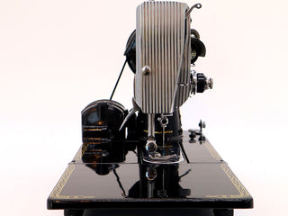 Load image into Gallery viewer, Singer Featherweight 222K Sewing Machine EK325***
