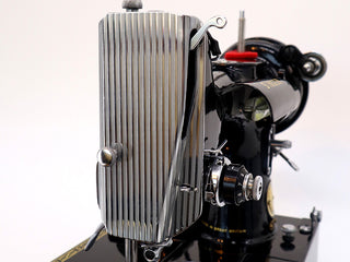 Load image into Gallery viewer, Singer Featherweight 222K Sewing Machine EK325***