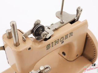 Load image into Gallery viewer, Singer Sewhandy Model 20 - Beige - Complete Case Set