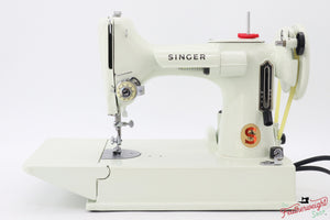 Singer Featherweight 221 Sewing Machine, WHITE - EV941***