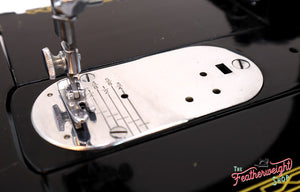 Singer Featherweight 222K Sewing Machine EJ909***