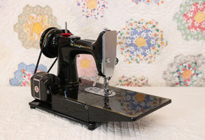 Singer Featherweight 222K Sewing Machine EM6011**