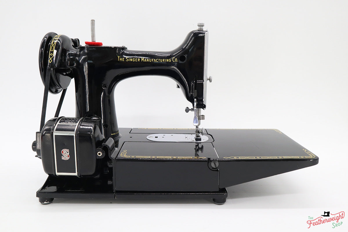 Singer Featherweight 222K Sewing Machine EK328***