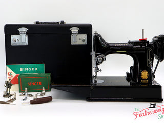 Load image into Gallery viewer, Singer Featherweight 221K Sewing Machine EM599***