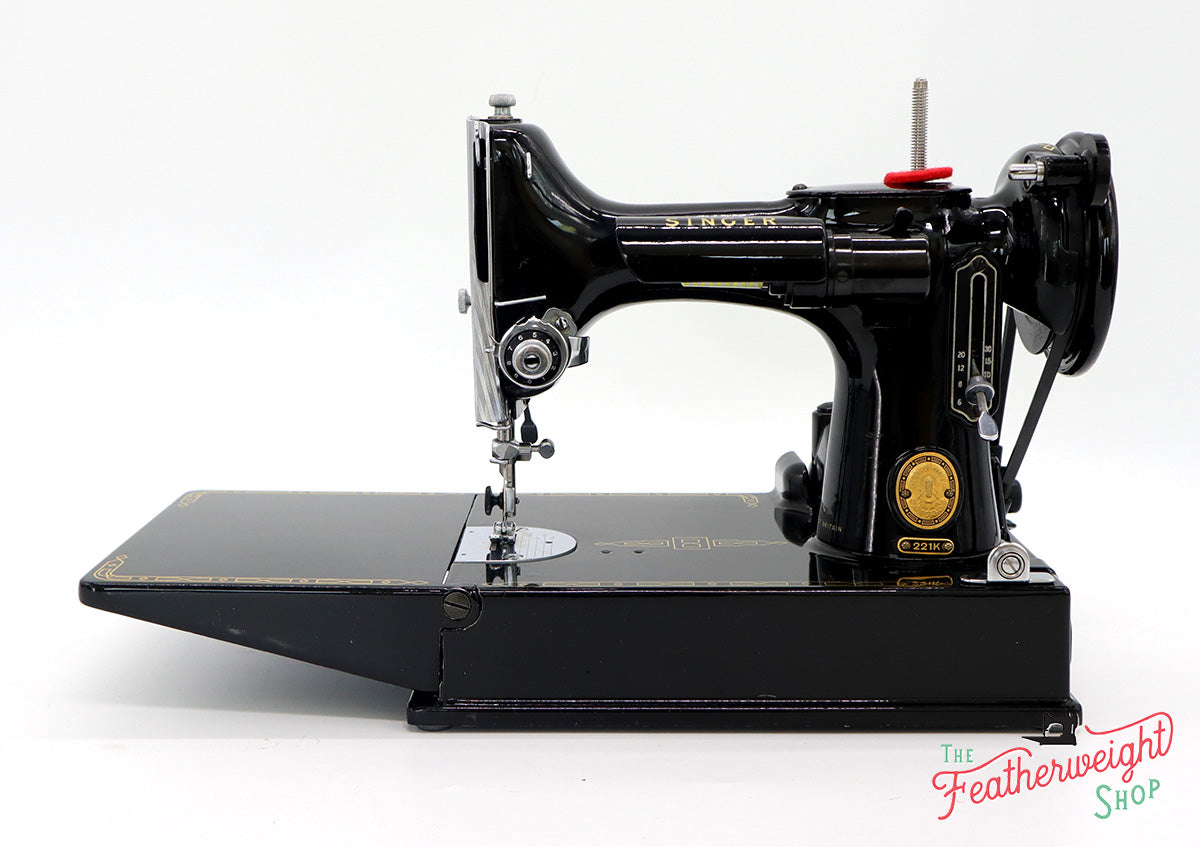 Singer Featherweight 221K Sewing Machine EM599***