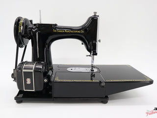 Load image into Gallery viewer, Singer Featherweight 222K Sewing Machine EL17684*