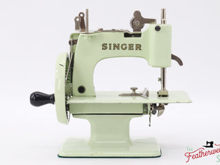 Load image into Gallery viewer, Singer Sewhandy Model 20 - Mellow Mint - RARE, Complete Set