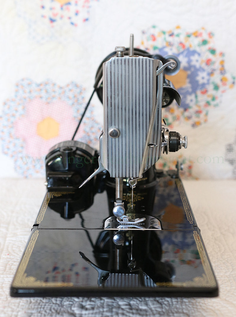 Singer Featherweight 221K Sewing Machine, EH628***