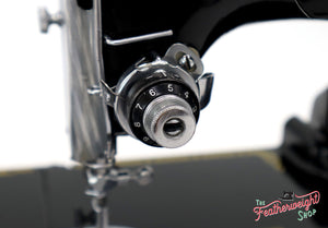 Singer Featherweight 221K Sewing Machine EM599***