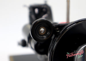 Singer Featherweight 221K Sewing Machine EM599***