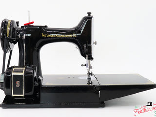 Load image into Gallery viewer, Singer Featherweight 221 Sewing Machine, AL165***