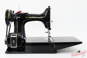 Singer Featherweight 221 Sewing Machine, AL165***