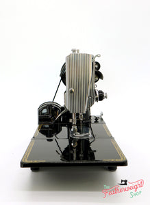 Singer Featherweight 222K Sewing Machine EM6024**