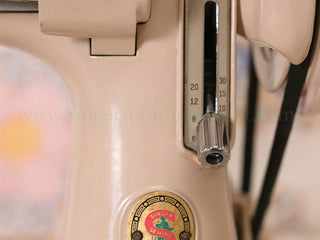 Load image into Gallery viewer, Singer Featherweight 221 Sewing Machine, TAN ES879***