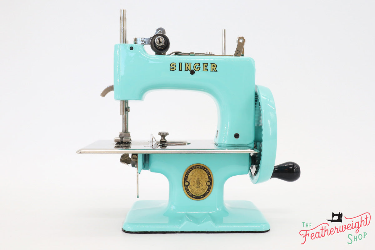 Singer Sewhandy Model 20 - Fully Restored in Tiffany Blue