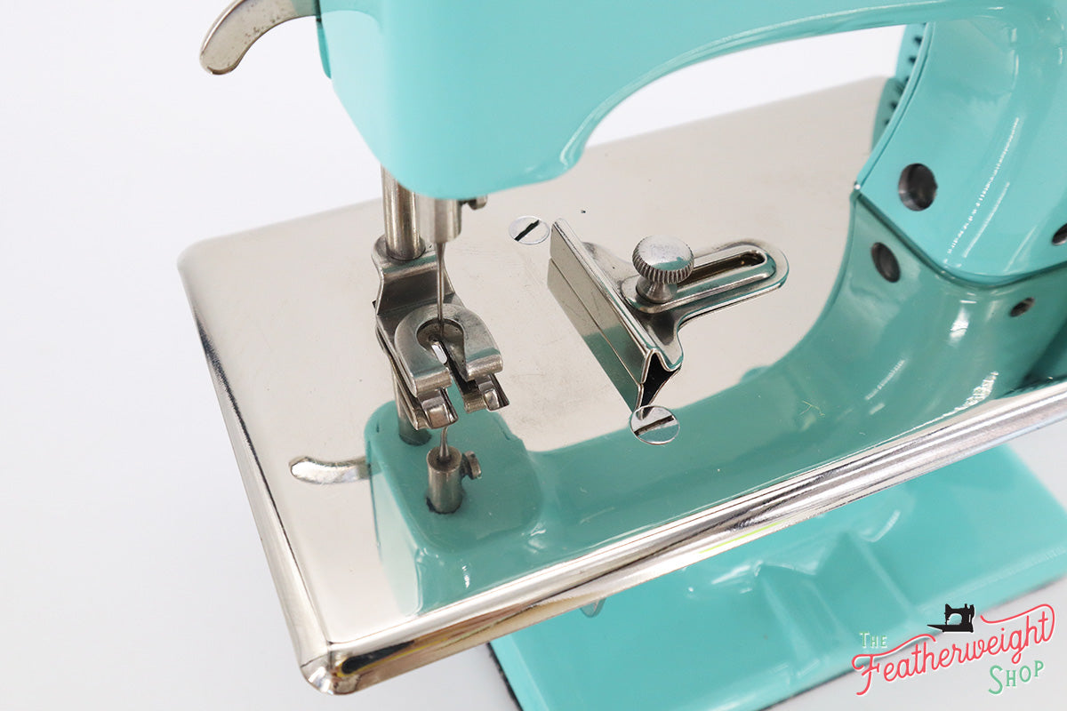 Singer Sewhandy Model 20 - Fully Restored in Tiffany Blue