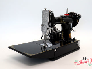 Load image into Gallery viewer, Singer Featherweight 221 Sewing machine, &quot;First-Run&quot; 1933 AD549***
