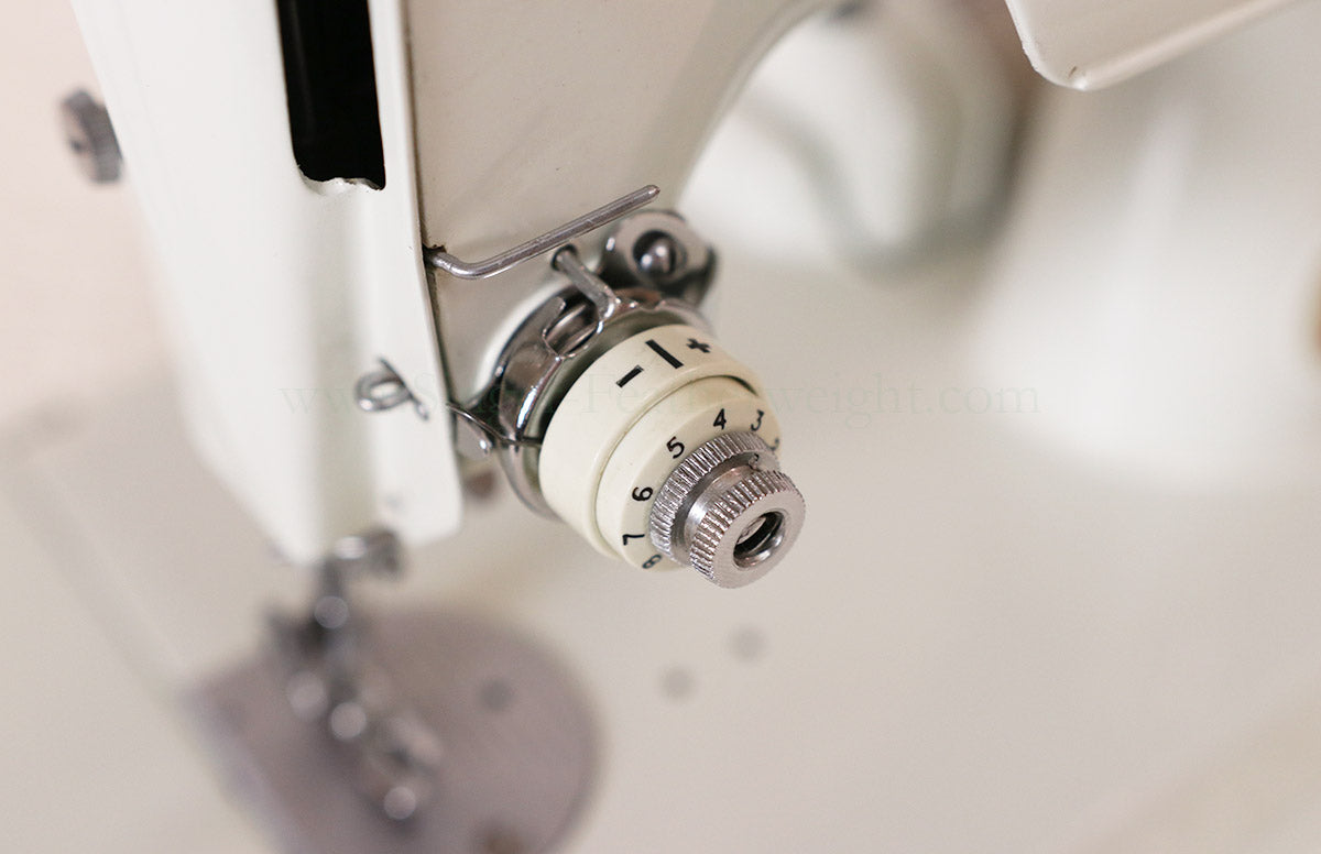 Singer Featherweight 221 Sewing Machine, WHITE FA095***