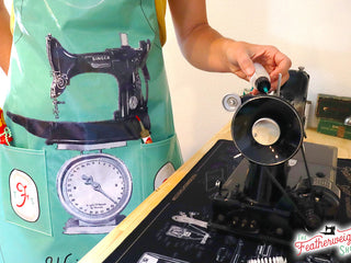 Load image into Gallery viewer, Singer Featherweight Apron