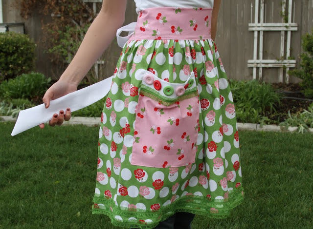 PATTERN BOOKLET, One Yard Apron by Lori Holt