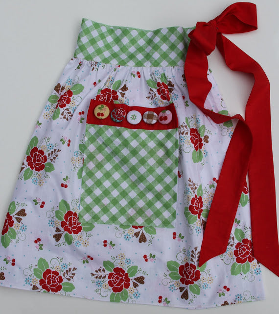 PATTERN BOOKLET, One Yard Apron by Lori Holt