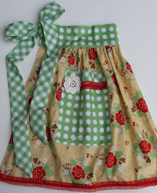 PATTERN BOOKLET, One Yard Apron by Lori Holt