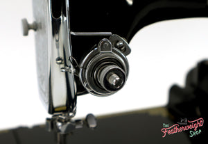 Singer Featherweight 221 Sewing Machine, AE220***