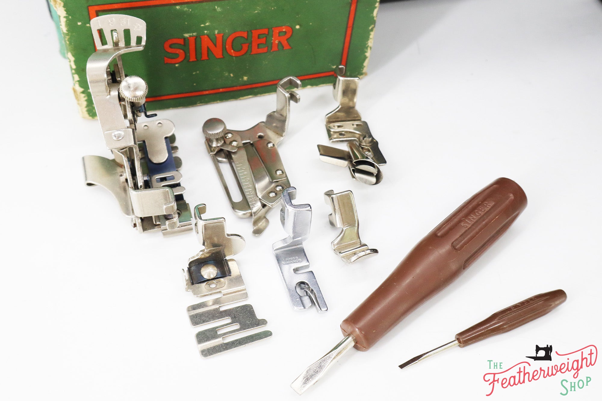 Singer Featherweight Swedish 221K Sewing Machine, EH003***