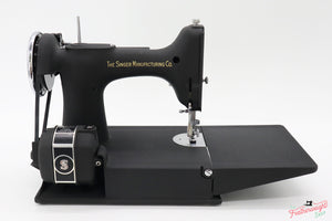 Singer Featherweight 221 Sewing Machine, WRINKLE AF388***