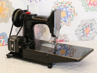 Load image into Gallery viewer, Singer Featherweight 222K Sewing Machine EK324***