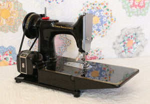 Singer Featherweight 222K Sewing Machine EK324***