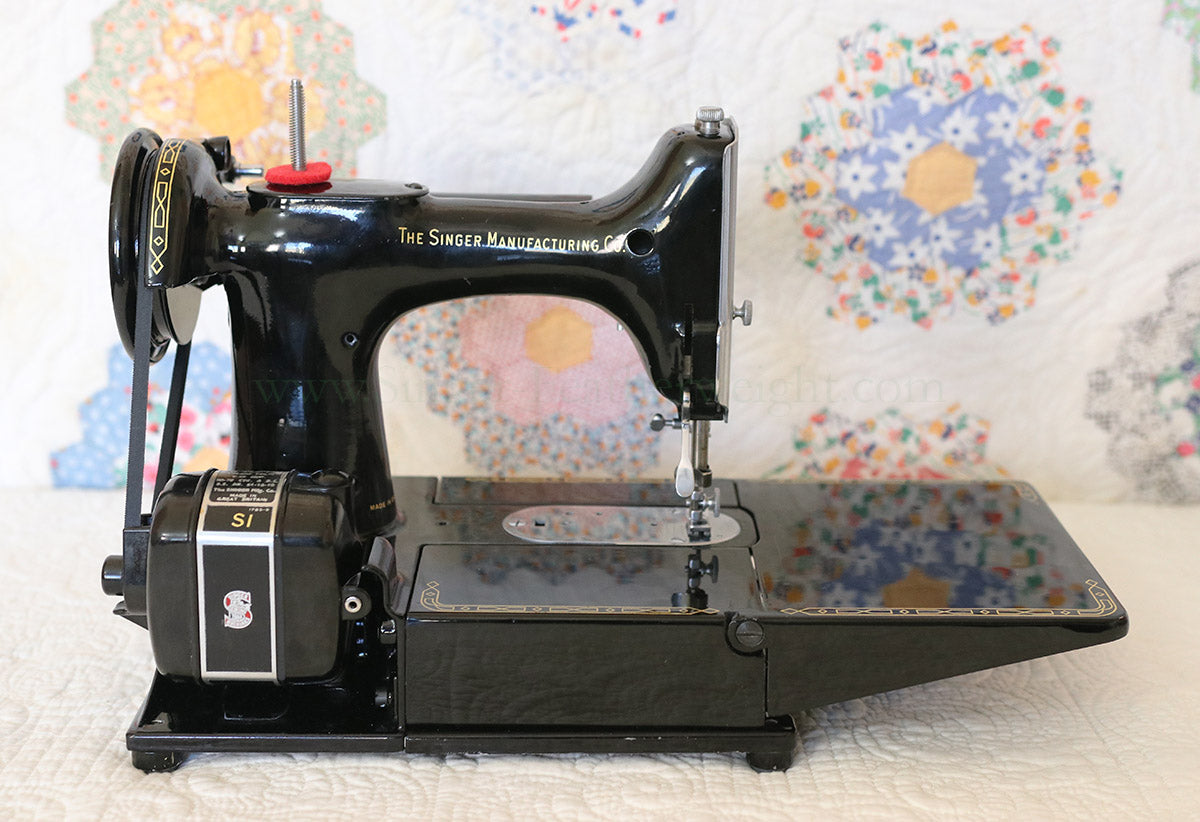 Singer Featherweight 222K Sewing Machine EK324***