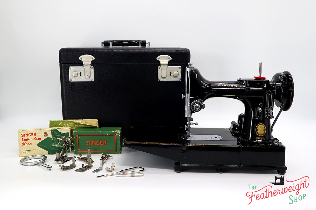 Singer Featherweight 222K Sewing Machine EL181***