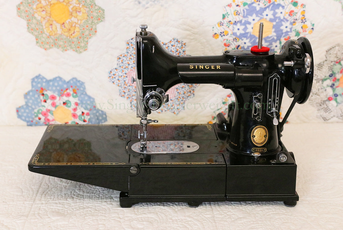 Singer Featherweight 222K Sewing Machine EK629***