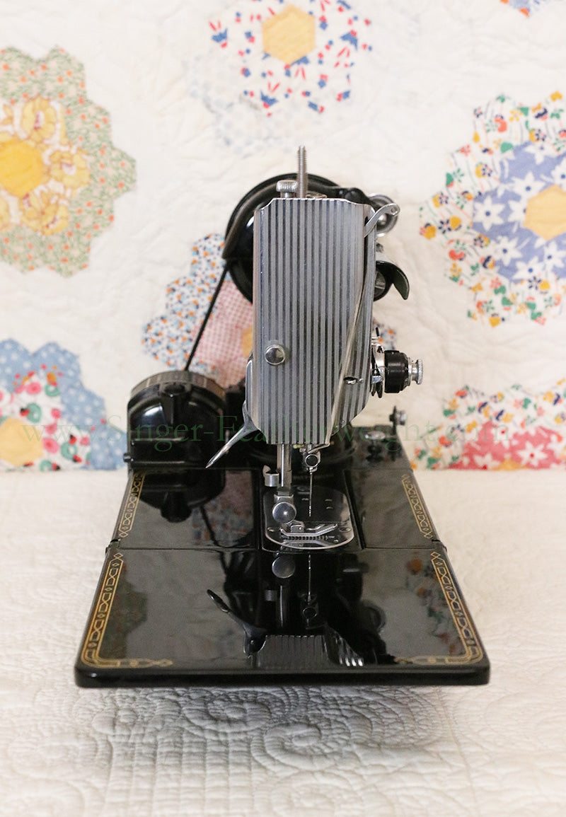 Singer Featherweight 222K Sewing Machine EK629***